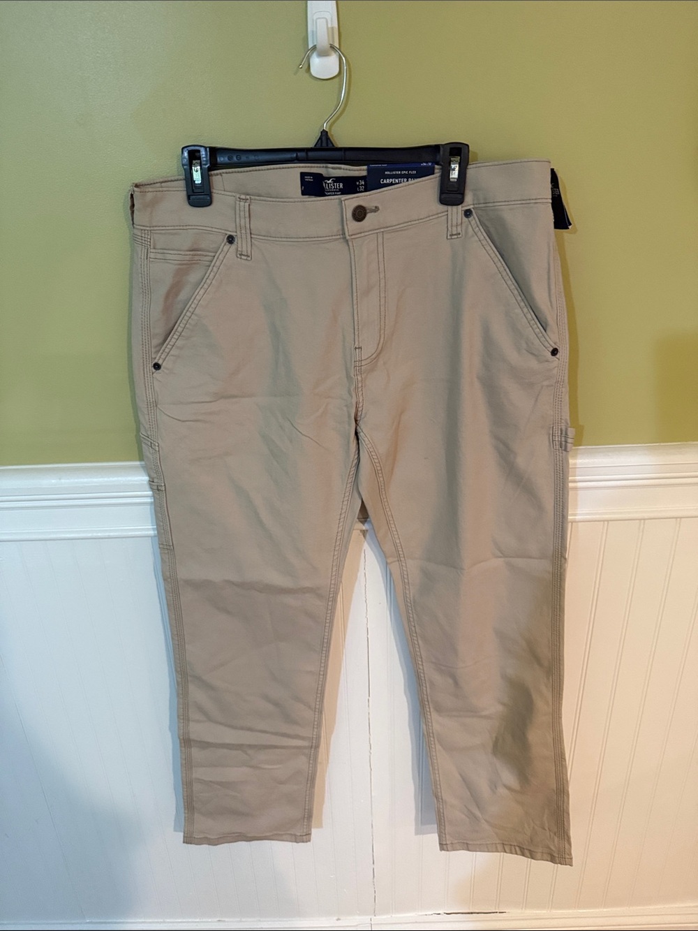 Hollister Men's Size 34W x 32L NEW Khaki Tan Chino Pants